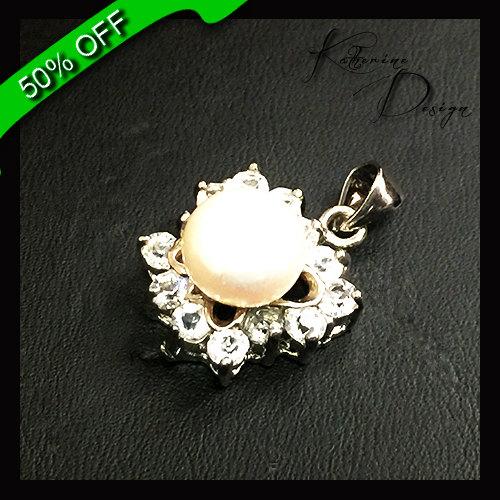 Freshwater Pearl Pendant with 0.22 CTW Round Brilliant Cut Stone In .925 Sterling Silver