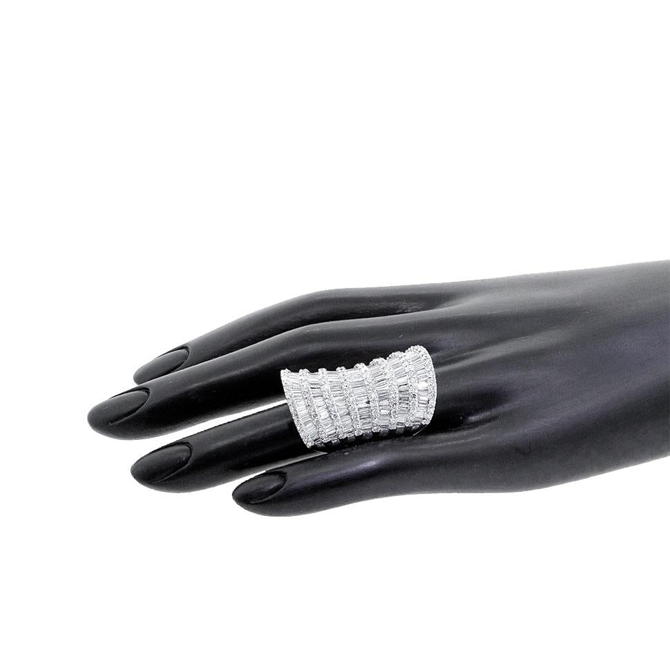 18k White Gold Diamond Lady's Ring - 7.78ct