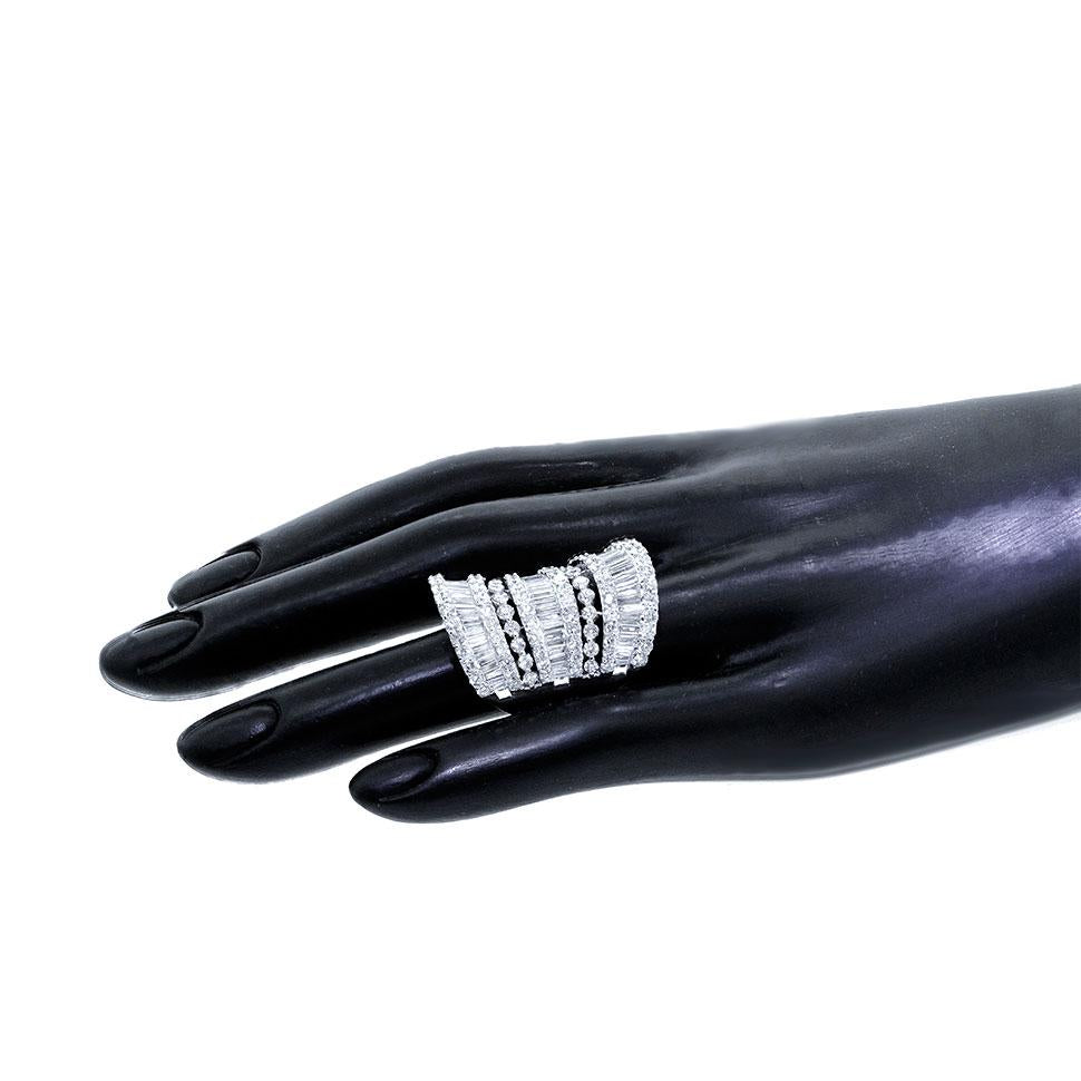 18k White Gold Diamond Lady's Ring - 7.19ct