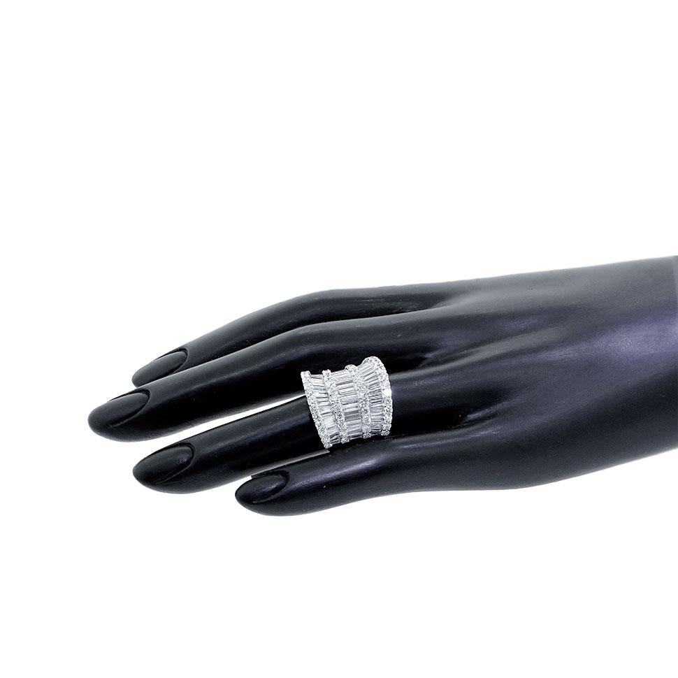 18k White Gold Diamond Lady's Ring - 4.82ct