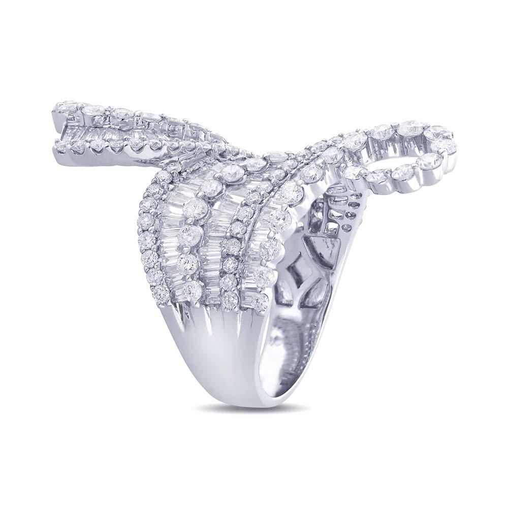 18k White Gold Diamond Baguette Lady's Ring - 3.98ct