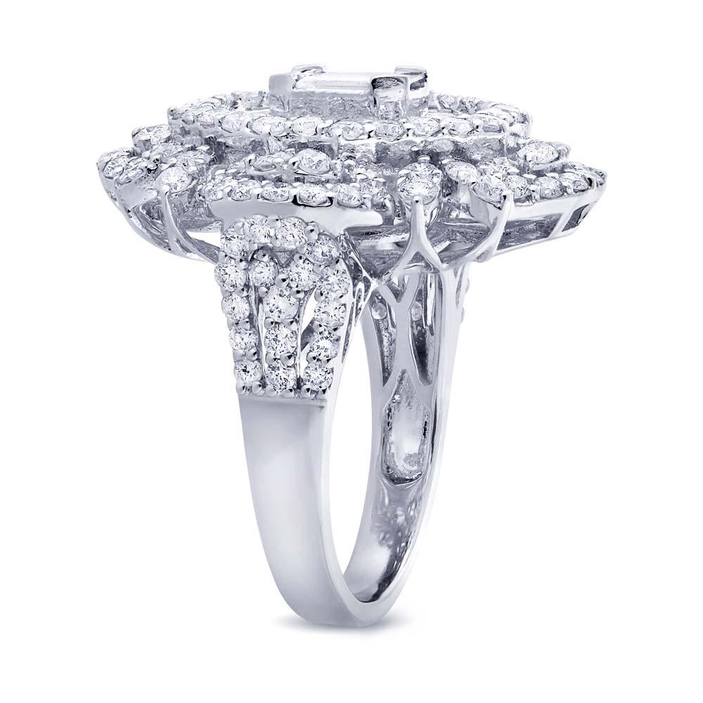 18k White Gold Diamond Lady's Ring - 3.00ct