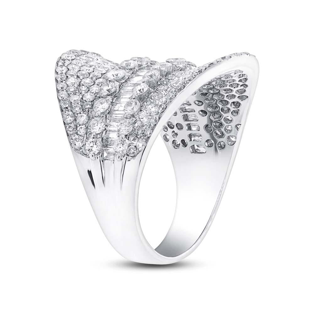 18k White Gold Diamond Lady's Ring - 3.21ct