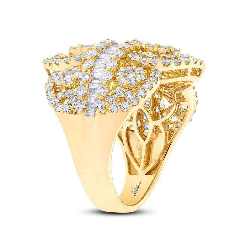 18k Yellow Gold Diamond Lady's Ring - 3.63ct