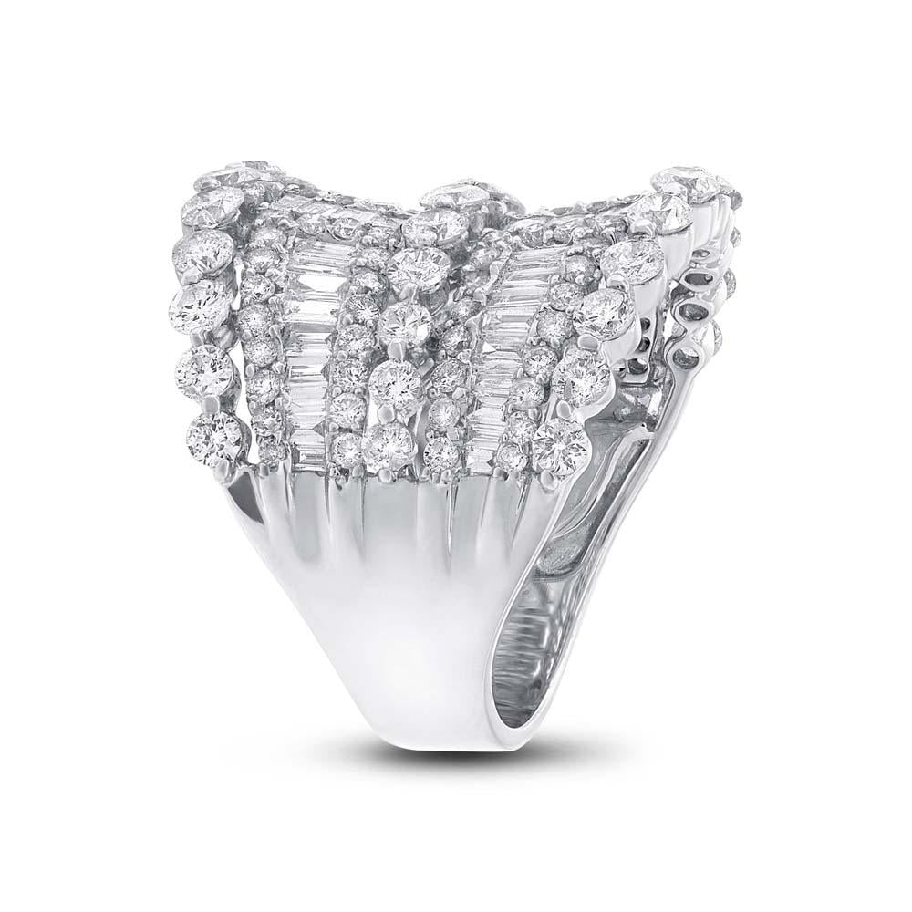 18k White Gold Diamond Lady's Ring - 3.76ct
