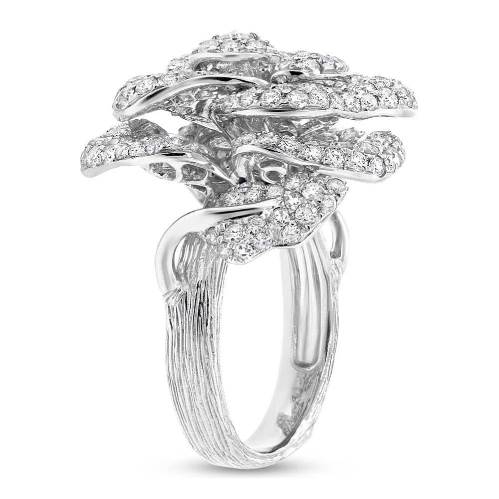 18k White Gold Diamond Flower Ring - 4.48ct