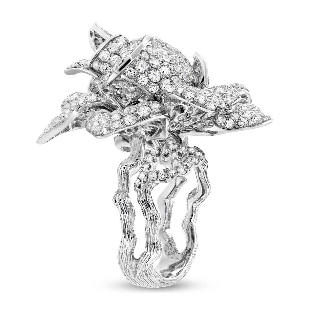 18k White Gold Diamond Flower Ring - 6.16ct