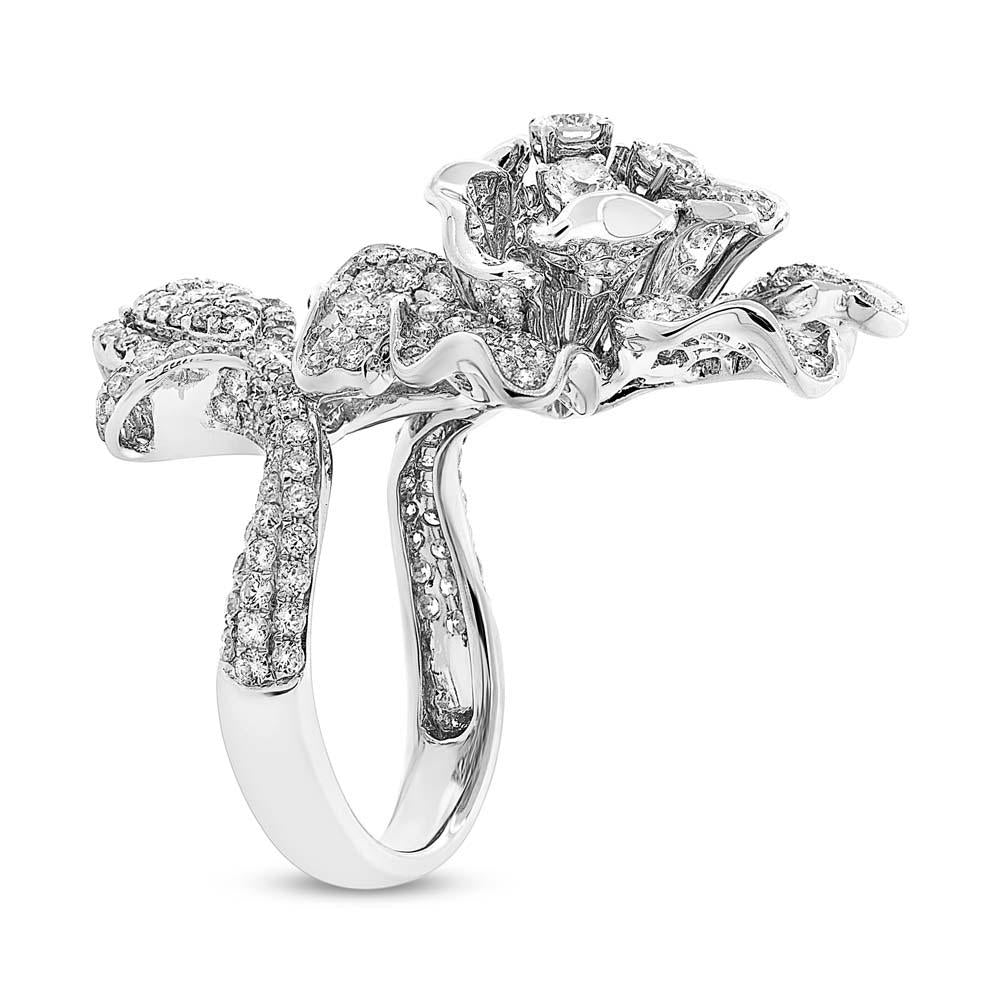 18k White Gold Diamond Flower Lady's Ring - 5.04ct