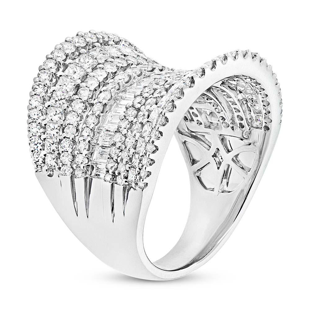 18k White Gold Diamond Lady's Ring - 3.21ct