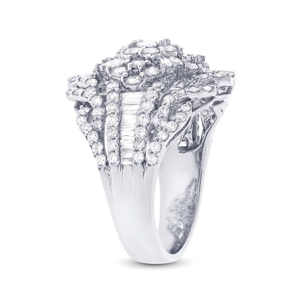 18k White Gold Diamond Lady's Ring - 3.03ct