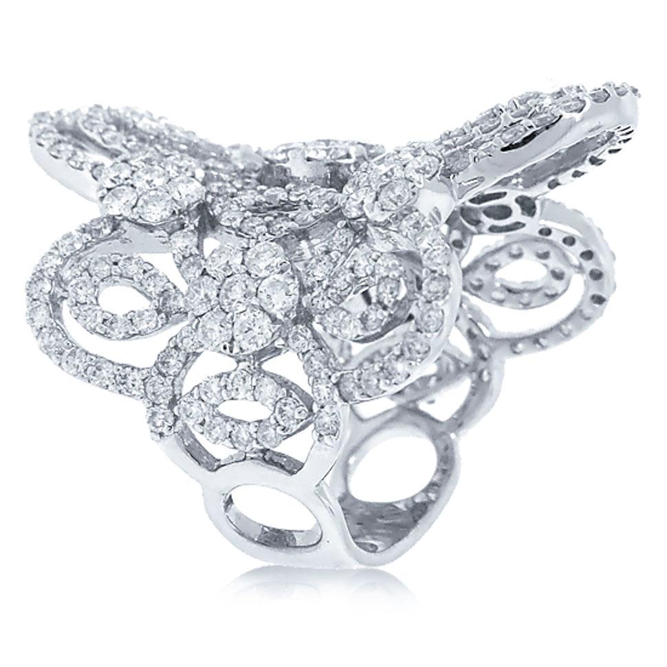 18k White Gold Diamond Lady's Ring - 4.43ct