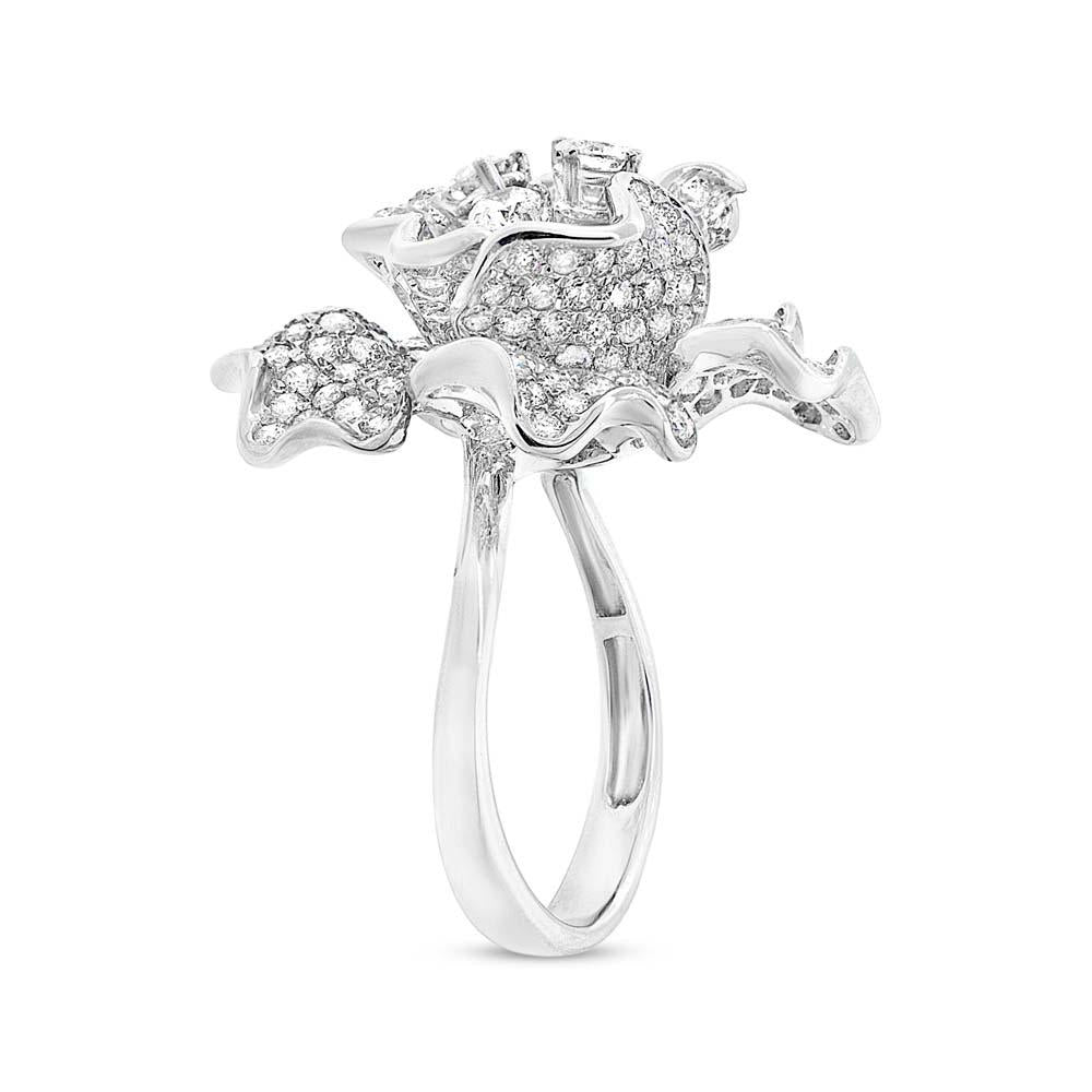 18k White Gold Diamond Flower Lady's Ring - 2.94ct