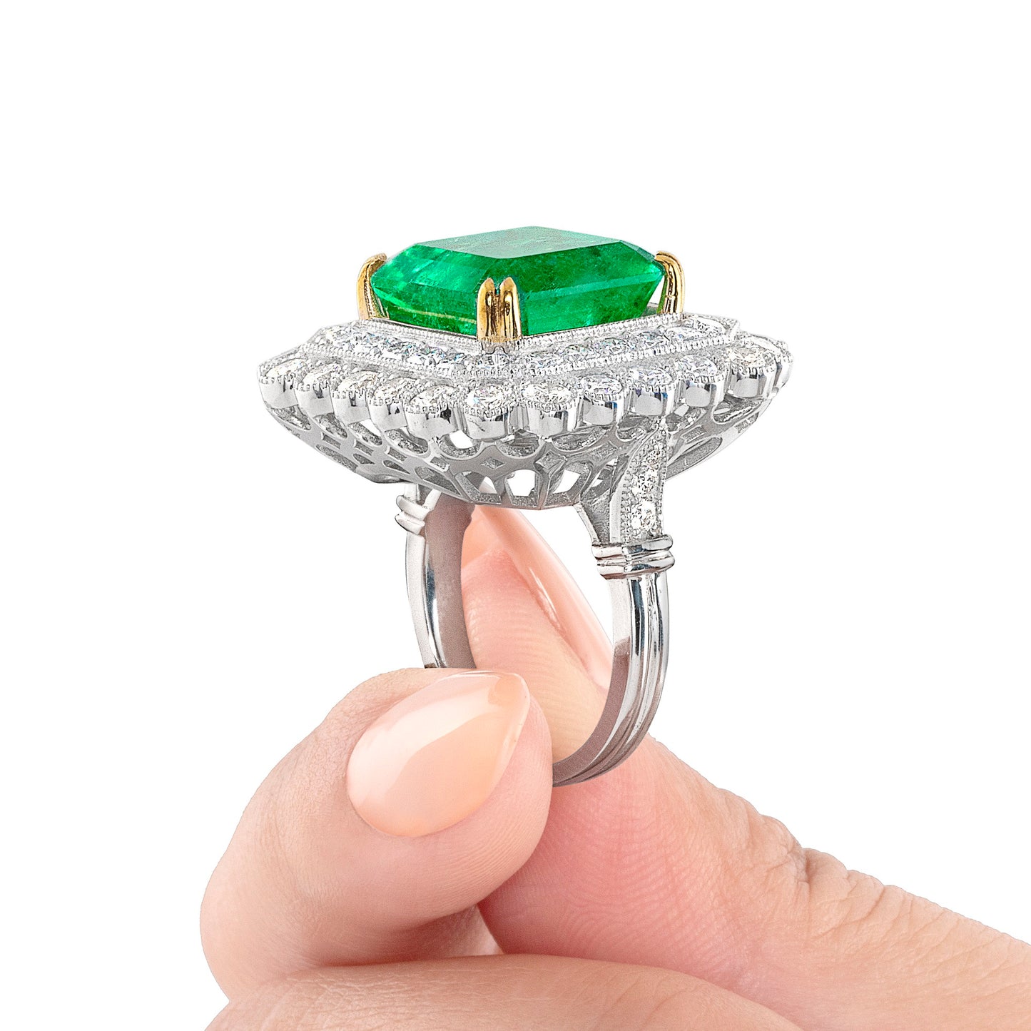Classy Emerald Lady's Ring
