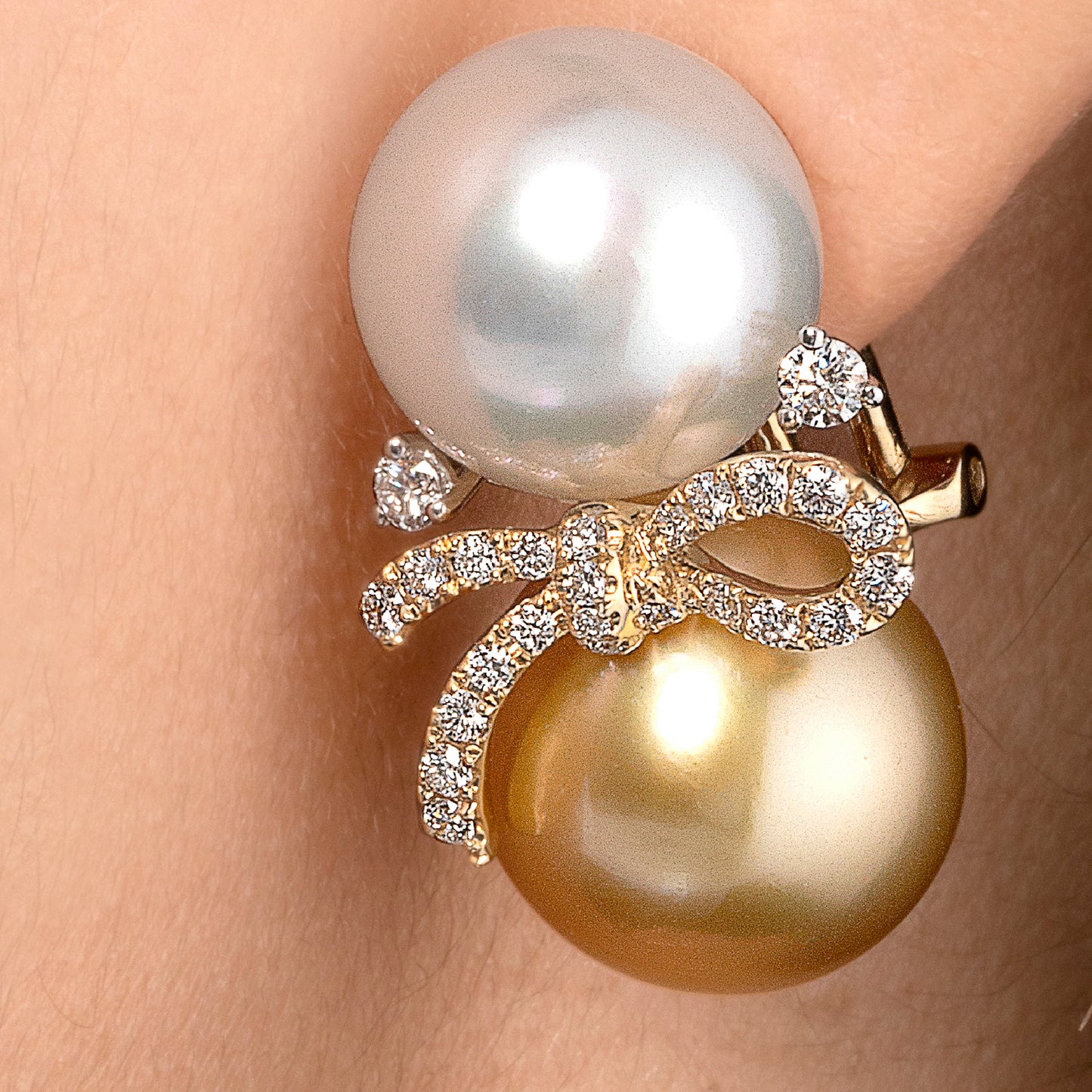 18k White Gold  Classy Pearl & Diamond Earrings