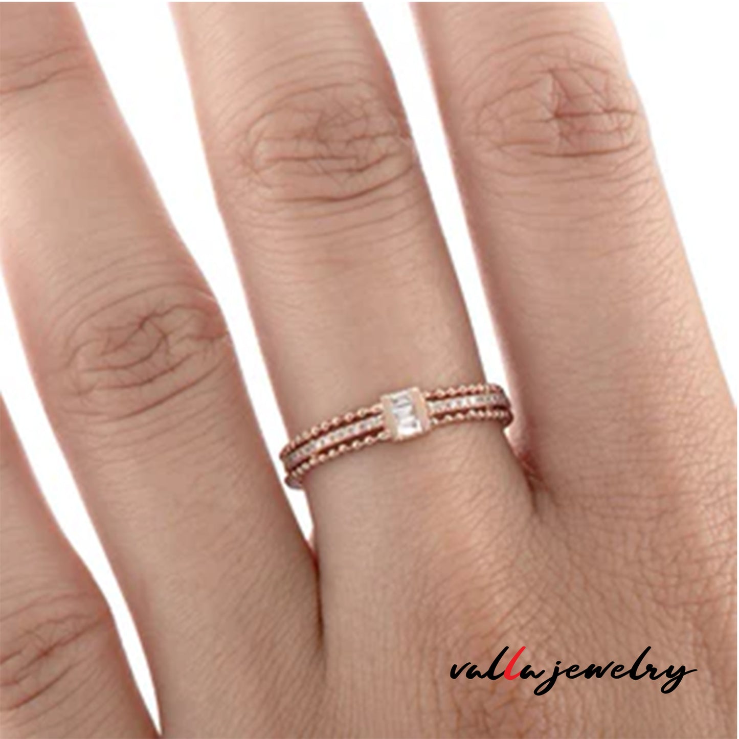 Baguette & Round Diamond Ring V0253