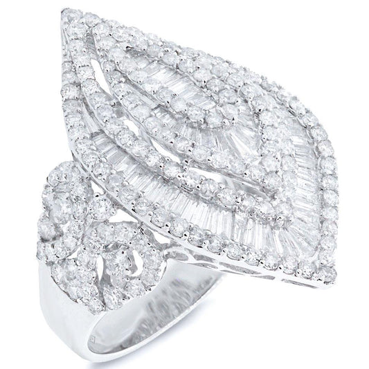 18k White Gold Diamond Lady's Ring - 3.20ct