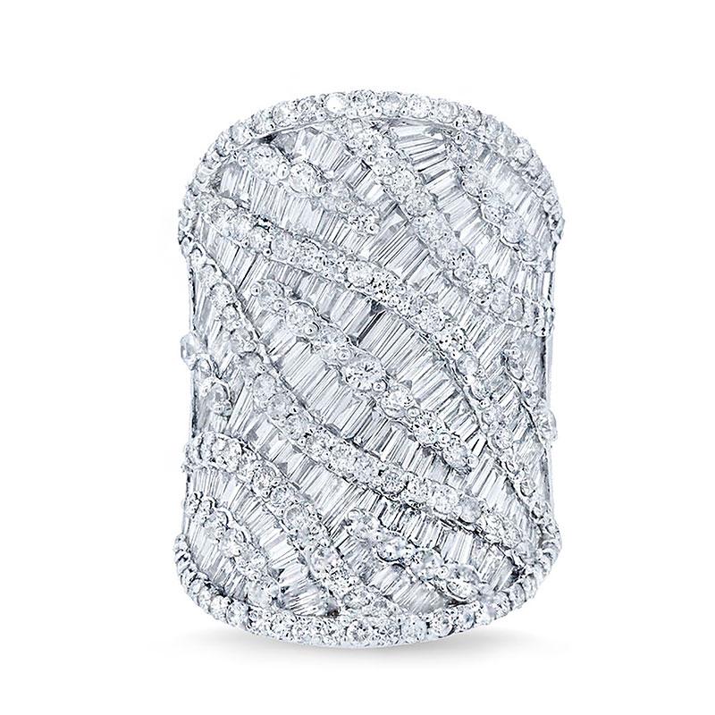 18k White Gold Diamond Lady's Ring - 5.96ct