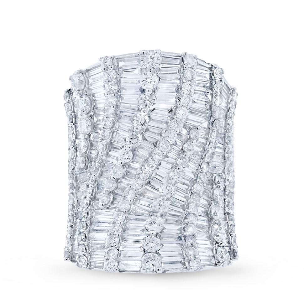 18k White Gold Diamond Lady's Ring - 6.09ct