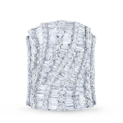 18k White Gold Diamond Lady's Ring - 6.09ct