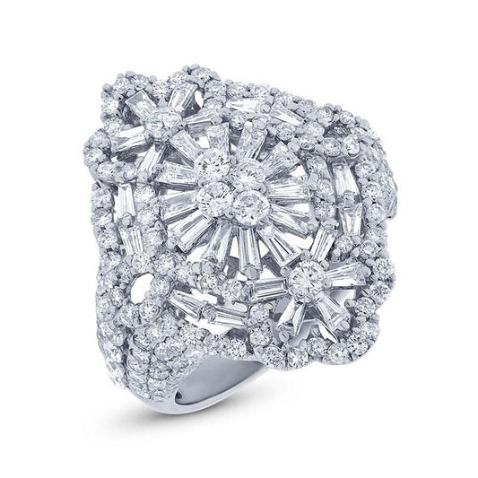 18k White Gold Diamond Lady's Ring - 3.40ct