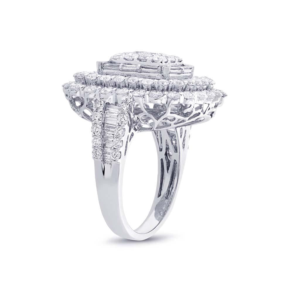 18k White Gold Diamond Lady's Ring - 4.33ct