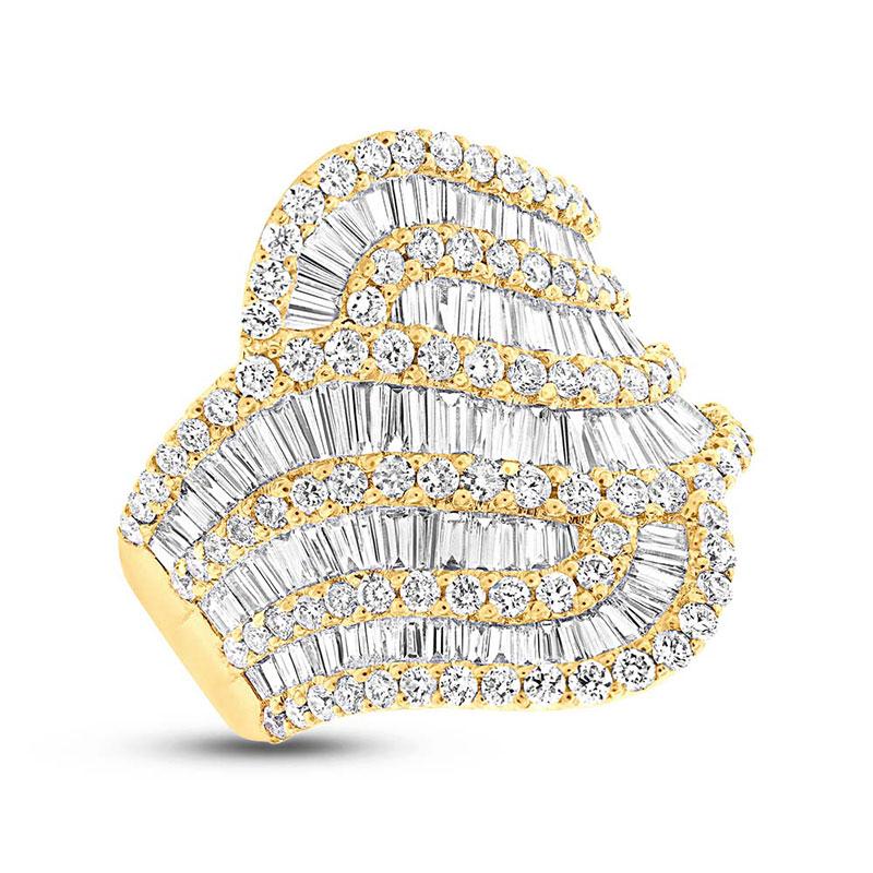 18k Yellow Gold Diamond Baguette Lady's Ring - 2.76ct