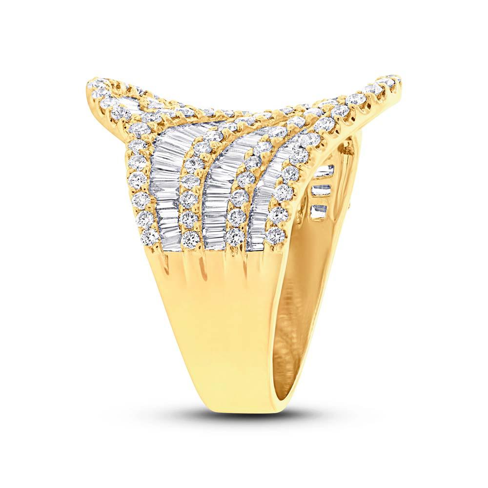 18k Yellow Gold Diamond Baguette Lady's Ring - 2.76ct