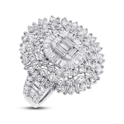 18k White Gold Diamond Lady's Ring - 3.40ct