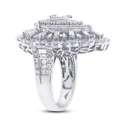 18k White Gold Diamond Lady's Ring - 3.80ct