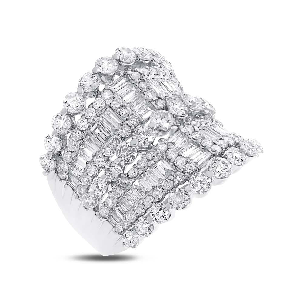 18k White Gold Diamond Lady's Ring - 3.76ct