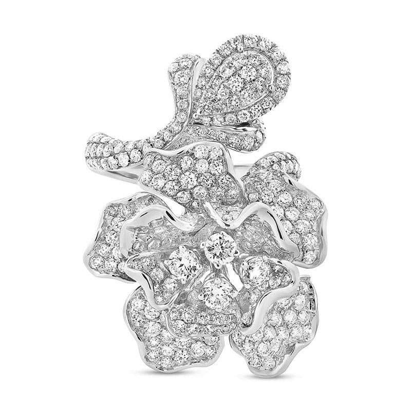 18k White Gold Diamond Flower Lady's Ring - 5.04ct