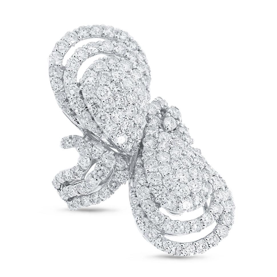 18k White Gold Diamond Lady's Ring - 4.98ct