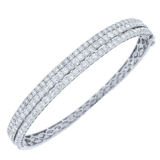 18k White Gold Diamond Bangle - 3.86ct