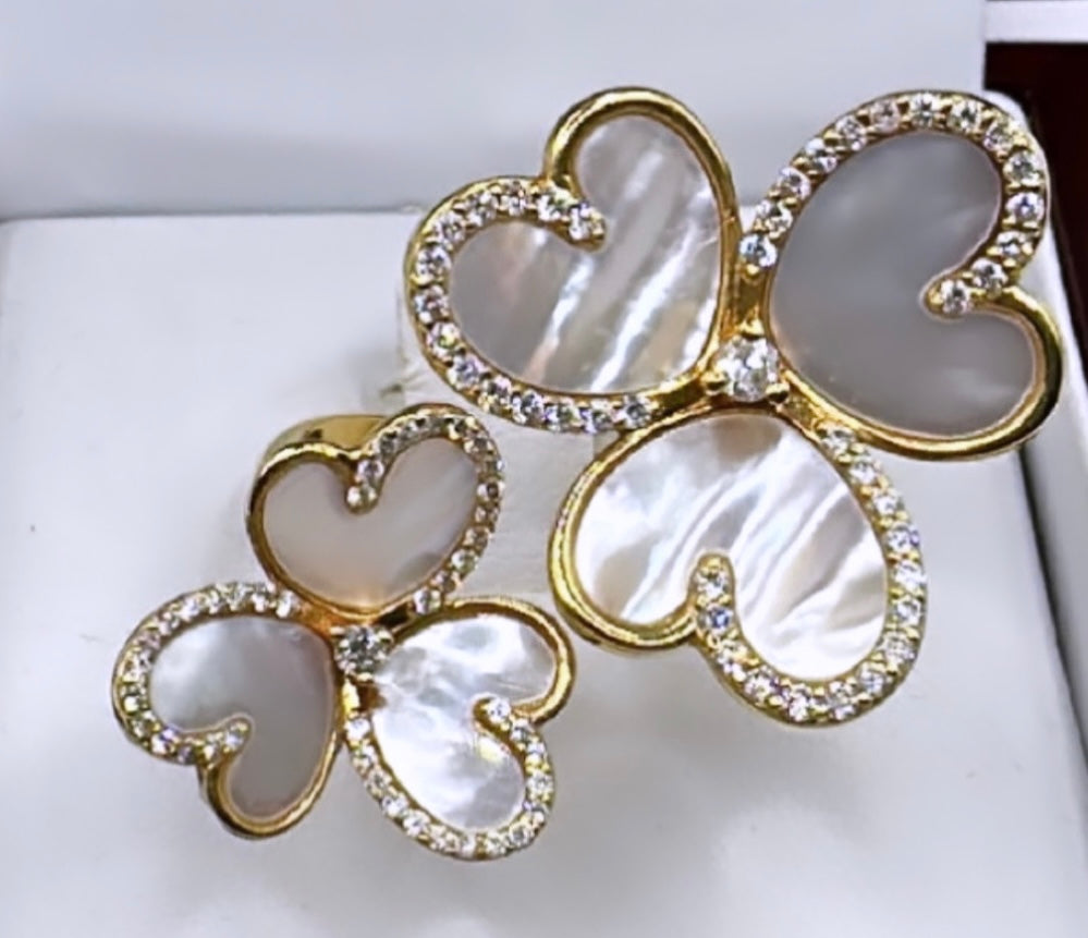 Mother of Pearl Heart Ring with Diamond