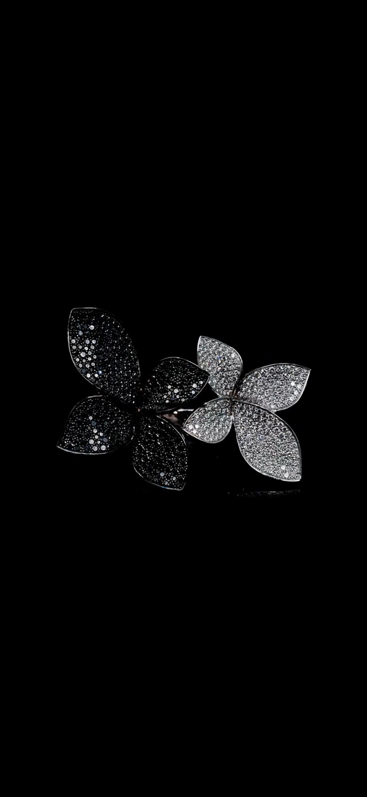 Flower Ring White and Black Diamond V0319