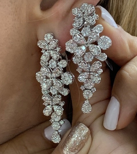 18k Dangle Drop Elegant Diamond Earrings