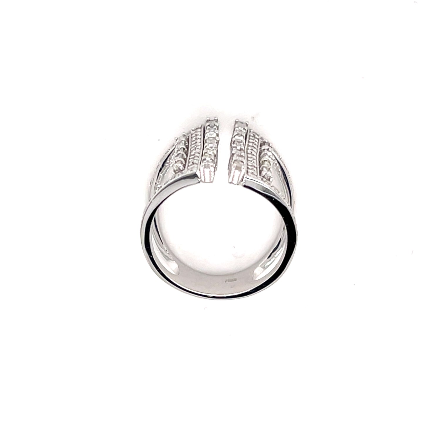 18K White Gold Diamond Ring V0365